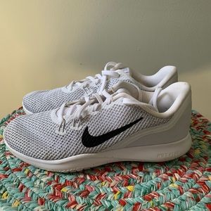 Nike Flex TR 7 sneakers